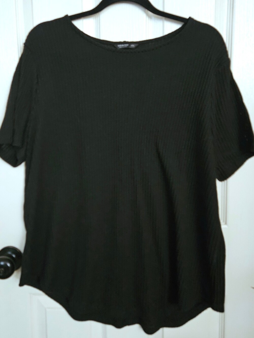 SHEIN Black Ribbed Short Sleeve Tee With Button Back 4xl